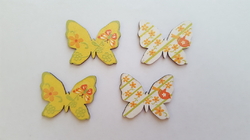 Motýl dřevo s kytičkami 3,3cm