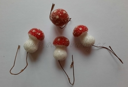 Muchomúrka na drátku ledová 4cm