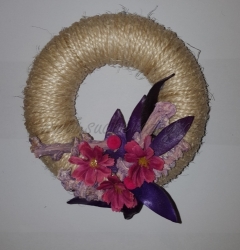 Věnec sisalový provázek 16cm fuchsia
