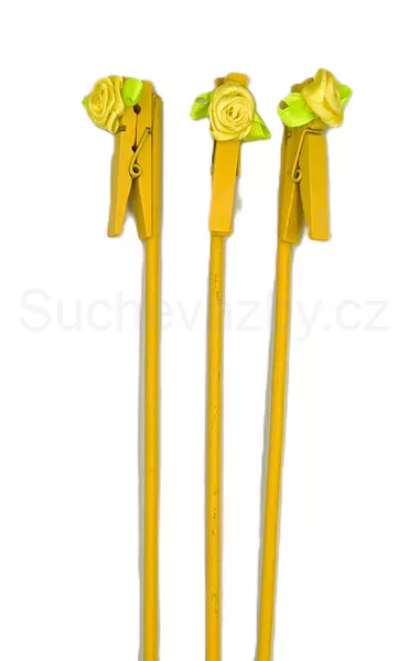 Kolíček na špejli s růžičkou