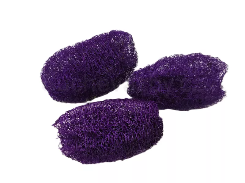 Luffa loose barvená 
