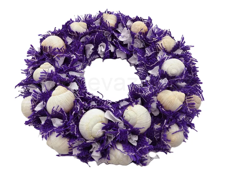 Věnec vypichovaný jutový s ulitami 28cm fialový