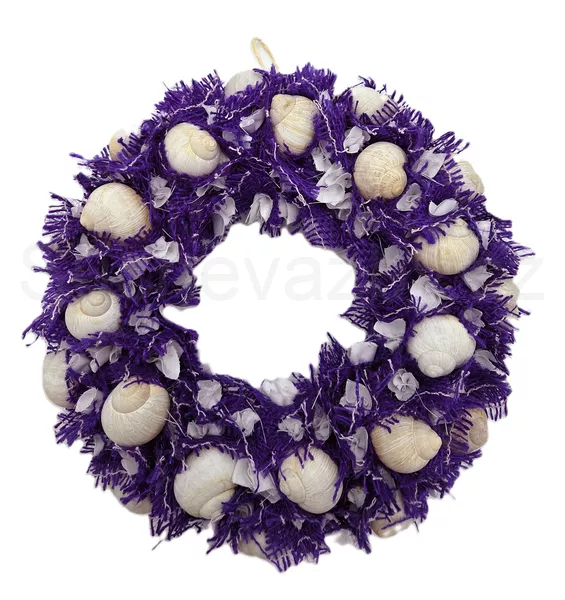 Věnec vypichovaný jutový s ulitami 28cm fialový
